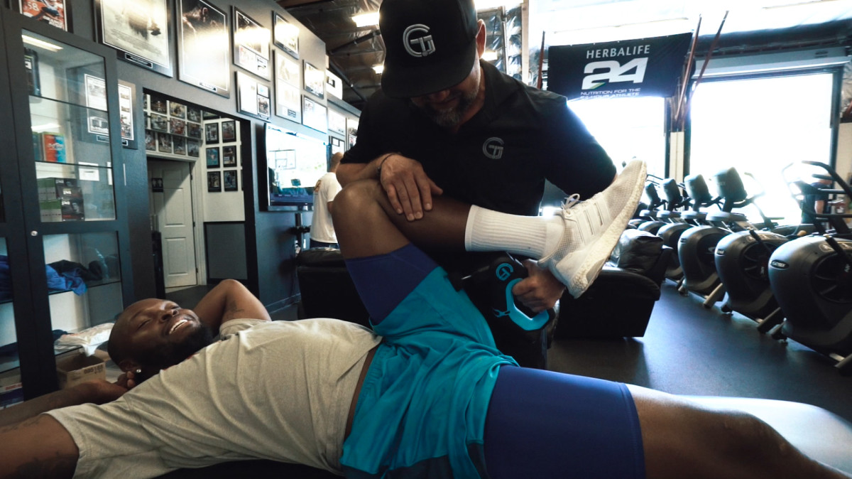 theragun-stretching-inline-1.jpg